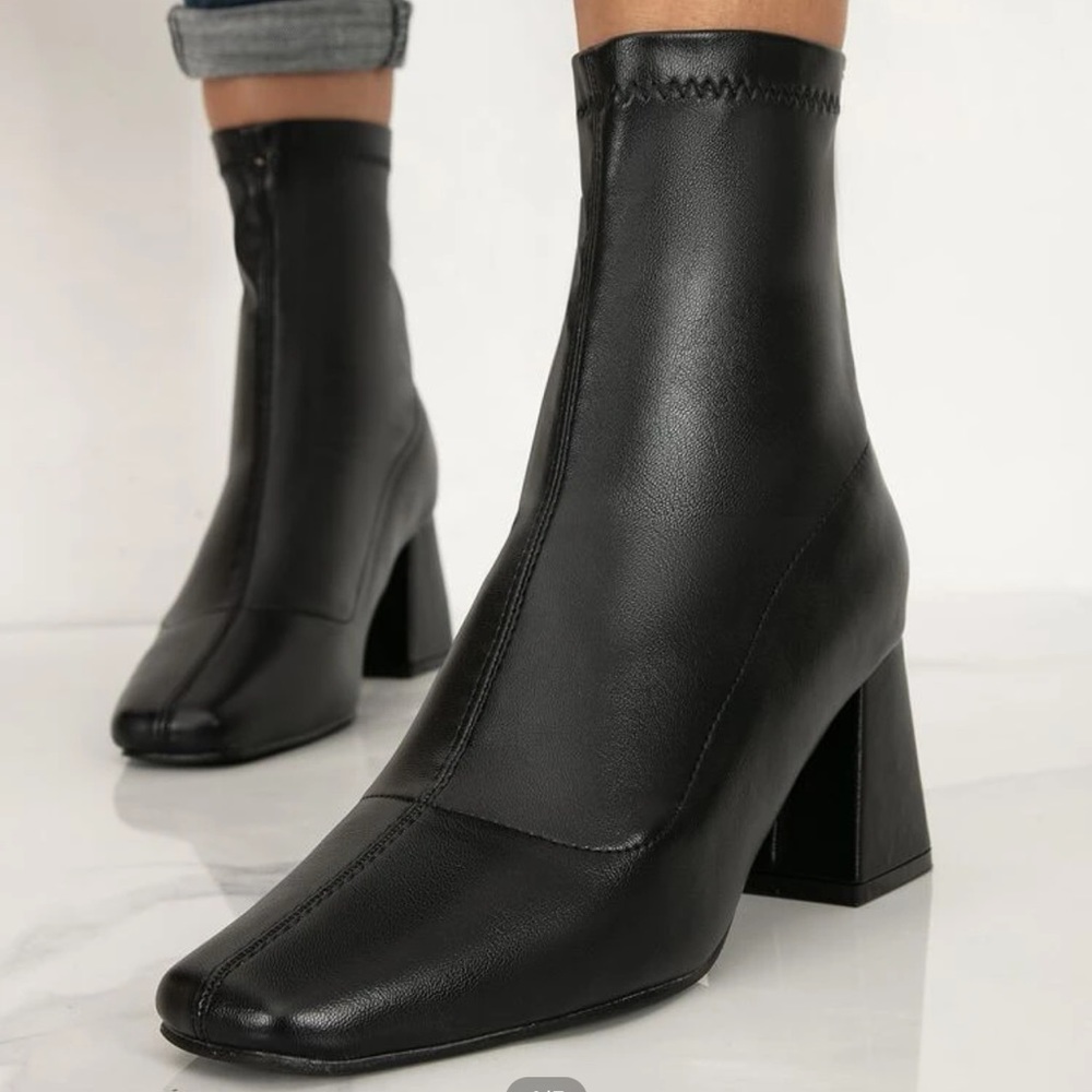Black Boots